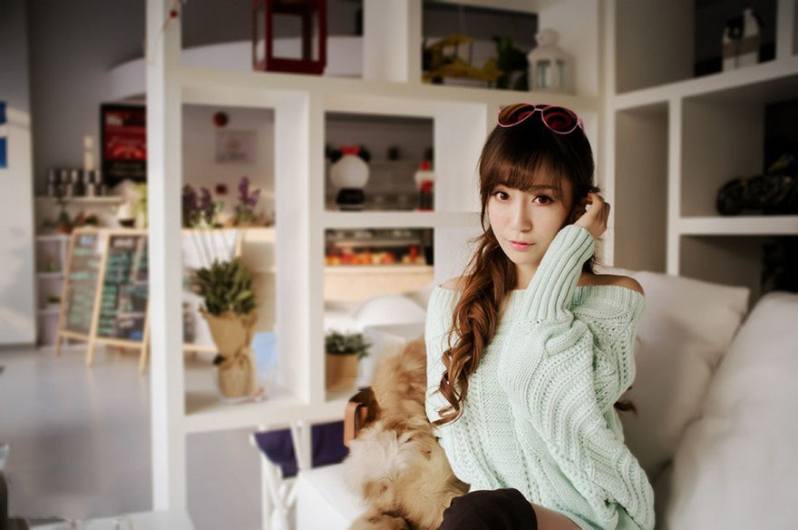 Monica美艳诱人的悠闲午后