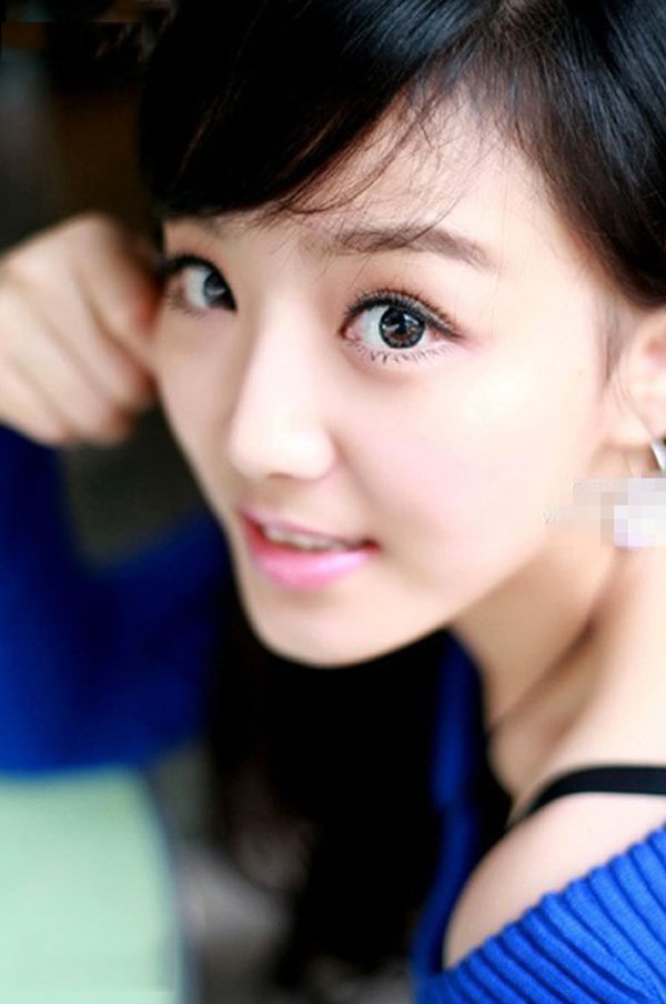 chilli氧气美女迷人微笑