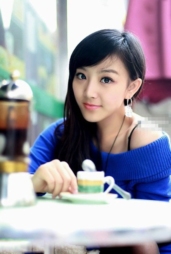 chilli氧气美女迷人微笑