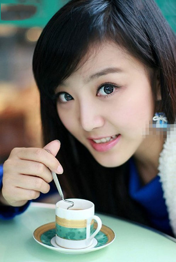 chilli氧气美女迷人微笑