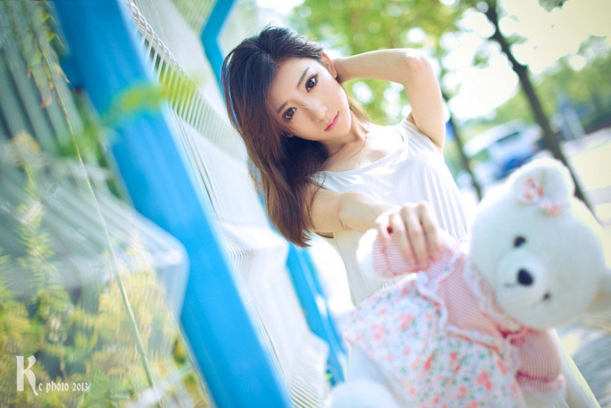 可爱少女和小熊的缘分