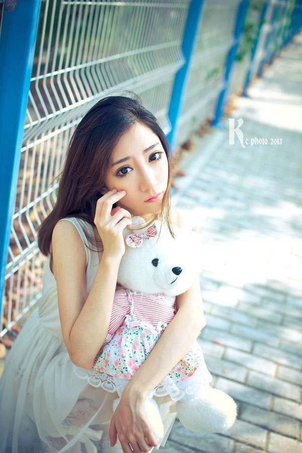 可爱少女和小熊的缘分