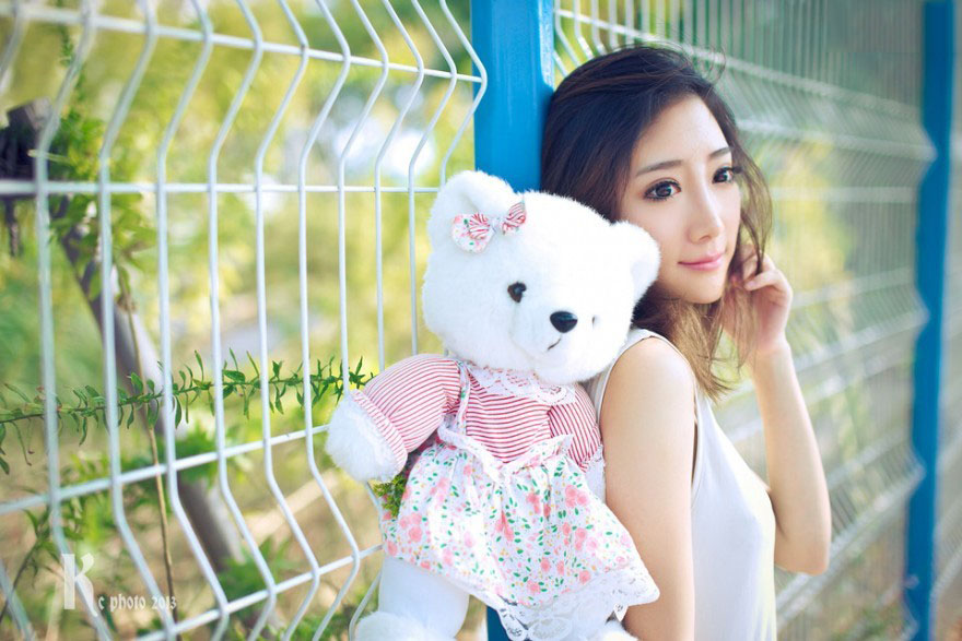 可爱少女和小熊的缘分