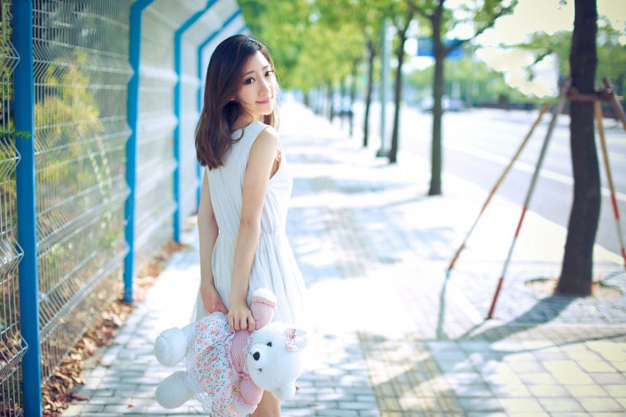 可爱少女和小熊的缘分