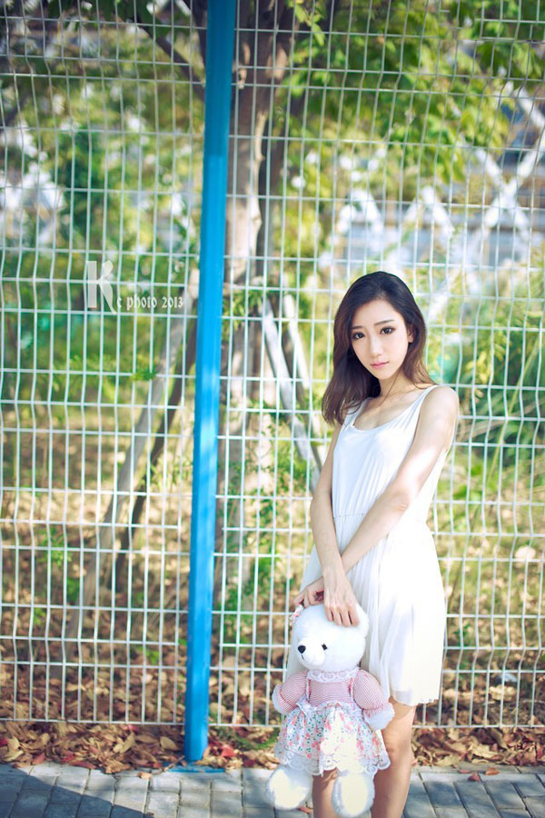 可爱少女和小熊的缘分