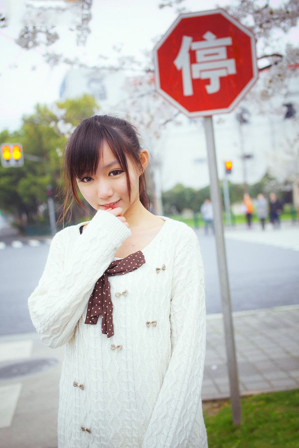 唯美小萝莉的户外写真