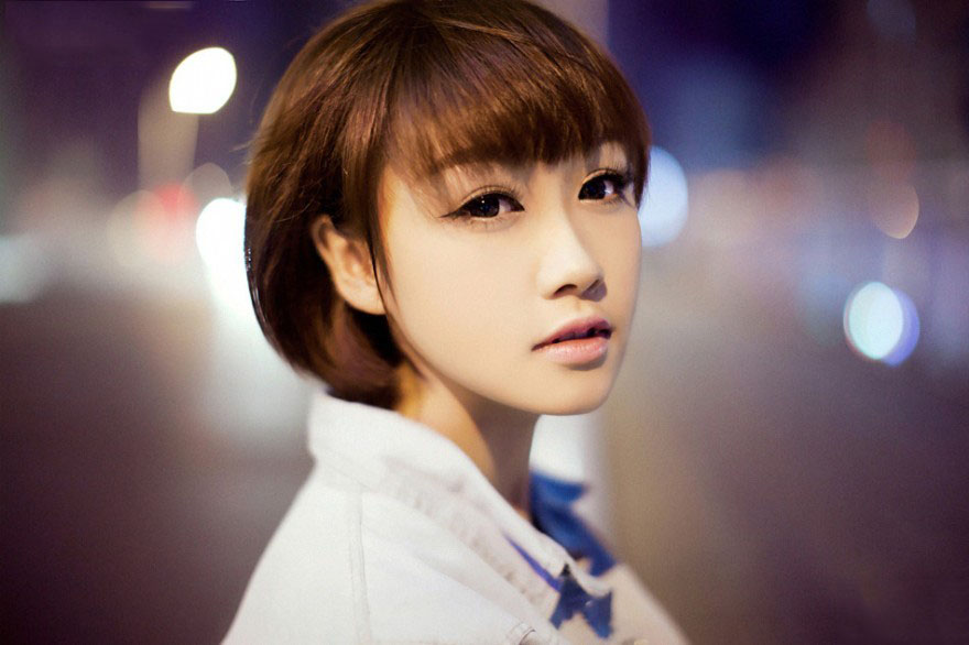 清甜白嫩女生唯美街拍