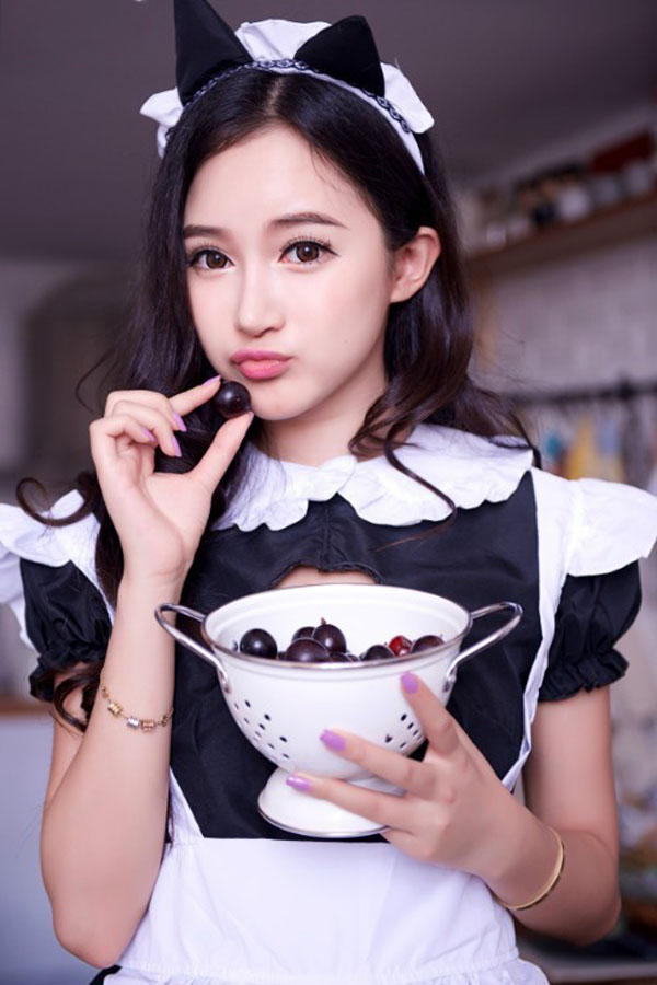 跟俏皮女仆约会