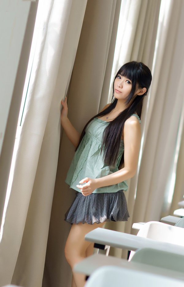 乖乖女小露深沟