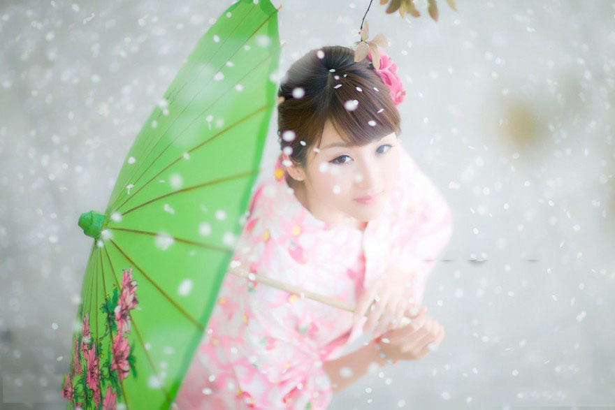 美丽如画的和服少女