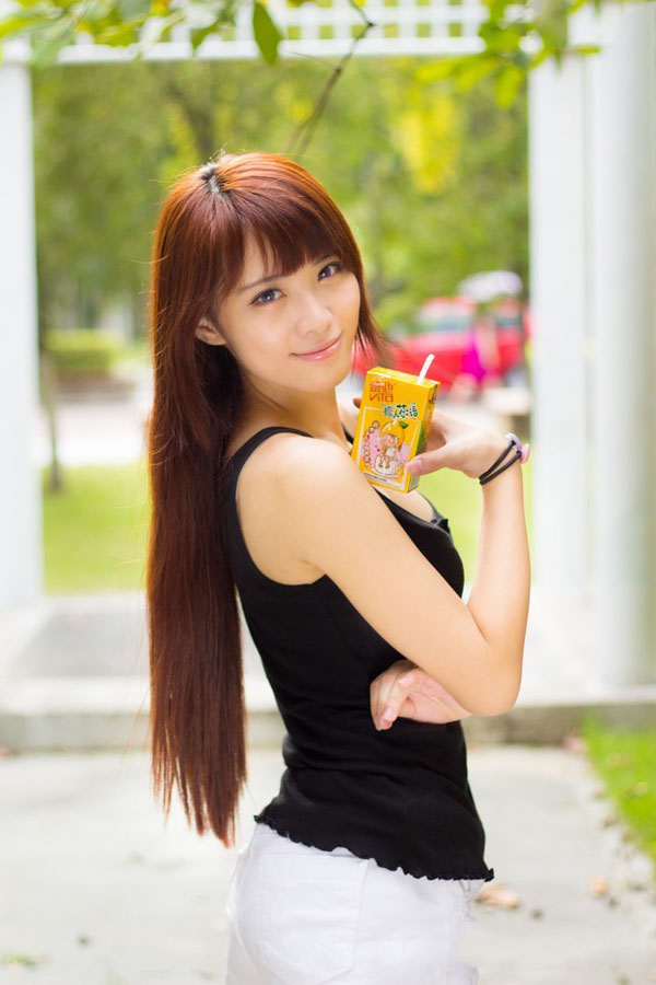 期待放假的小女生