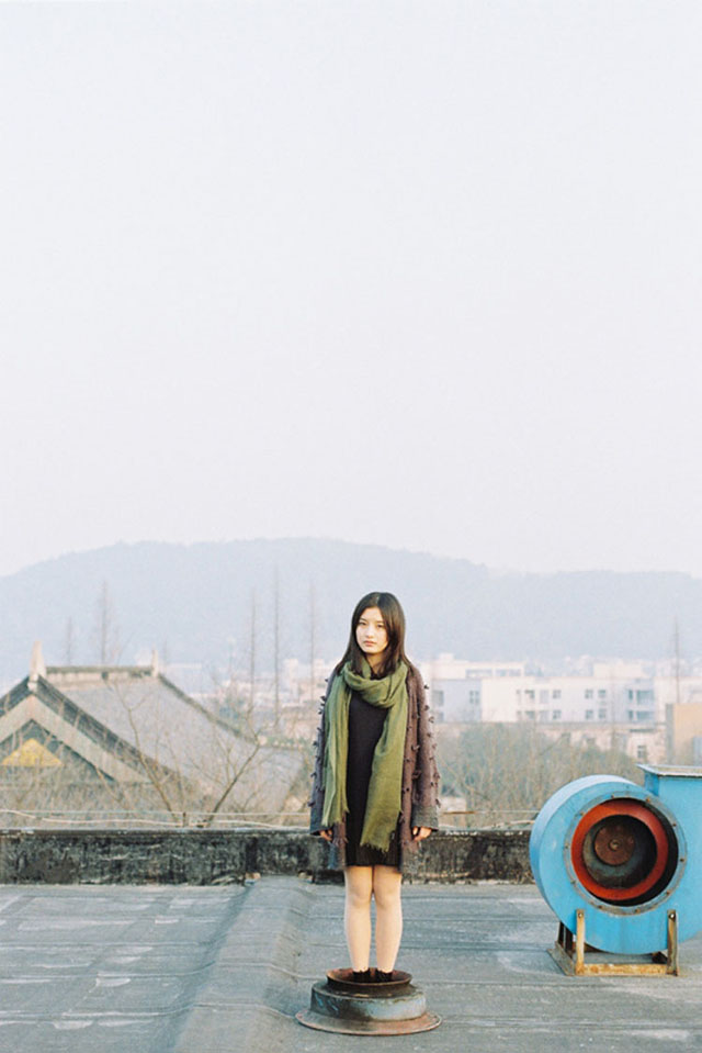 阳光女孩楼顶唯美写真-沐浴阳光