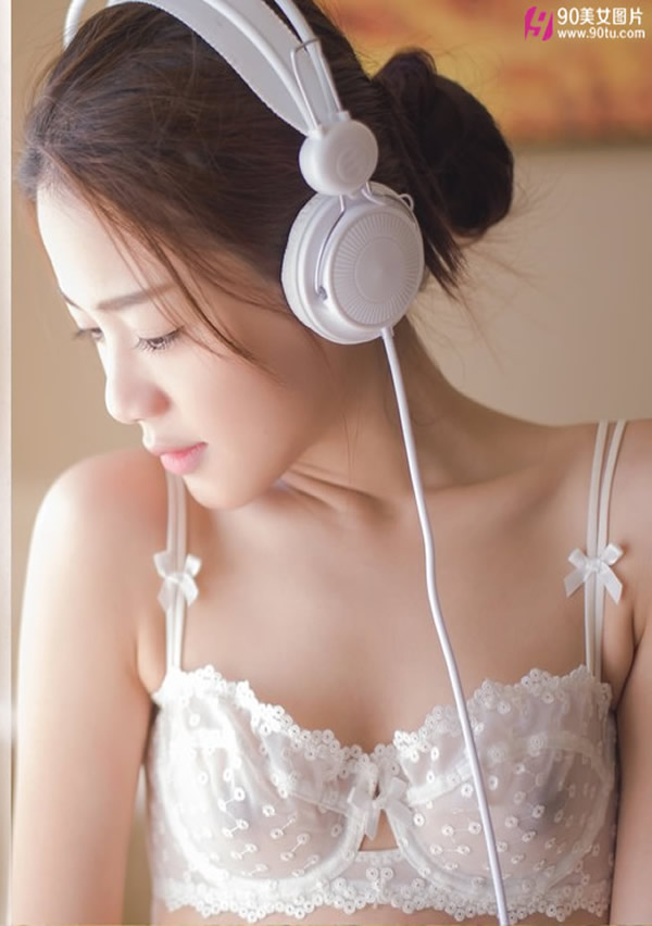 清纯棒棒糖美少女薄纱透明内衣写真