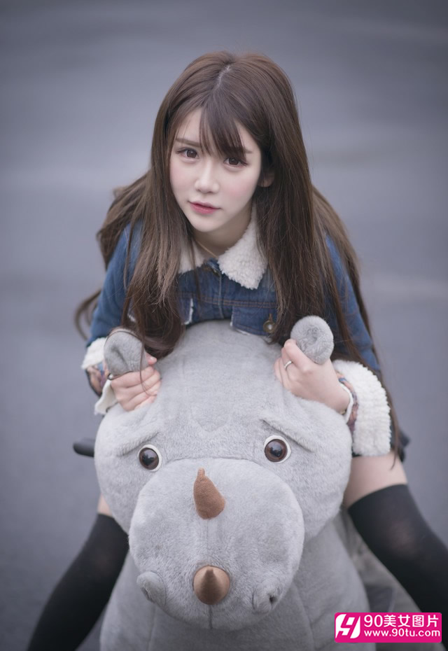 冬季里的游乐场-清纯美貌高清美眉写真