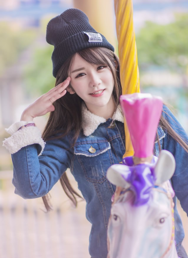 冬季里的游乐场-清纯美貌高清美眉写真