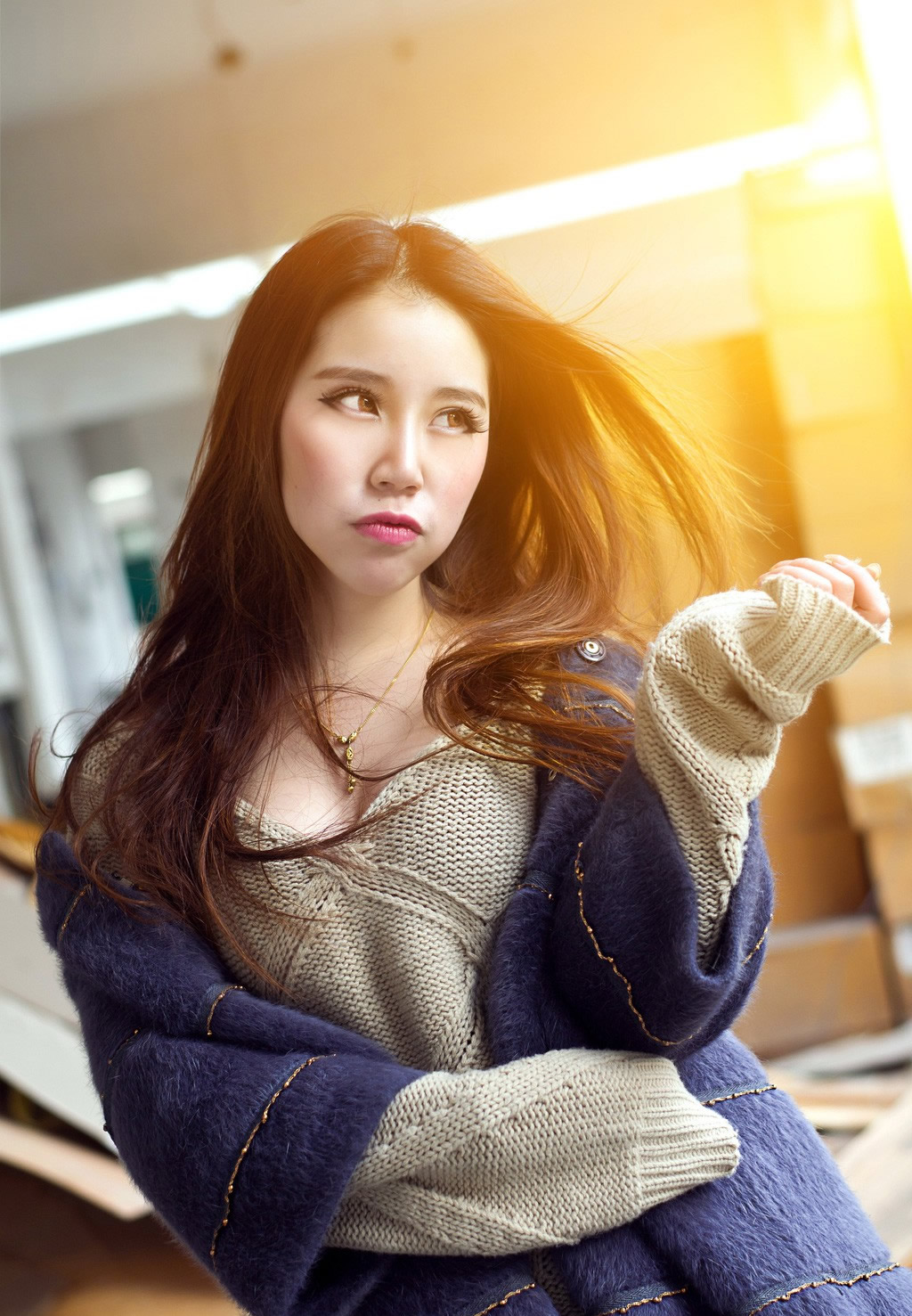 美胸妹子个性冬季唯美写真