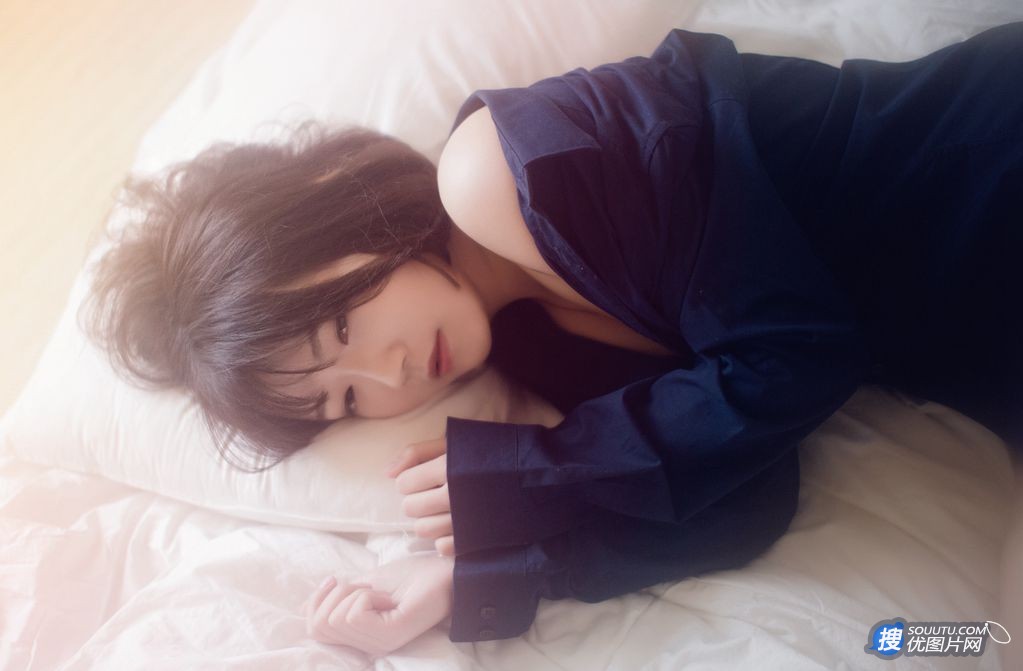 短发内衣美眉朦胧清纯唯美私房写真