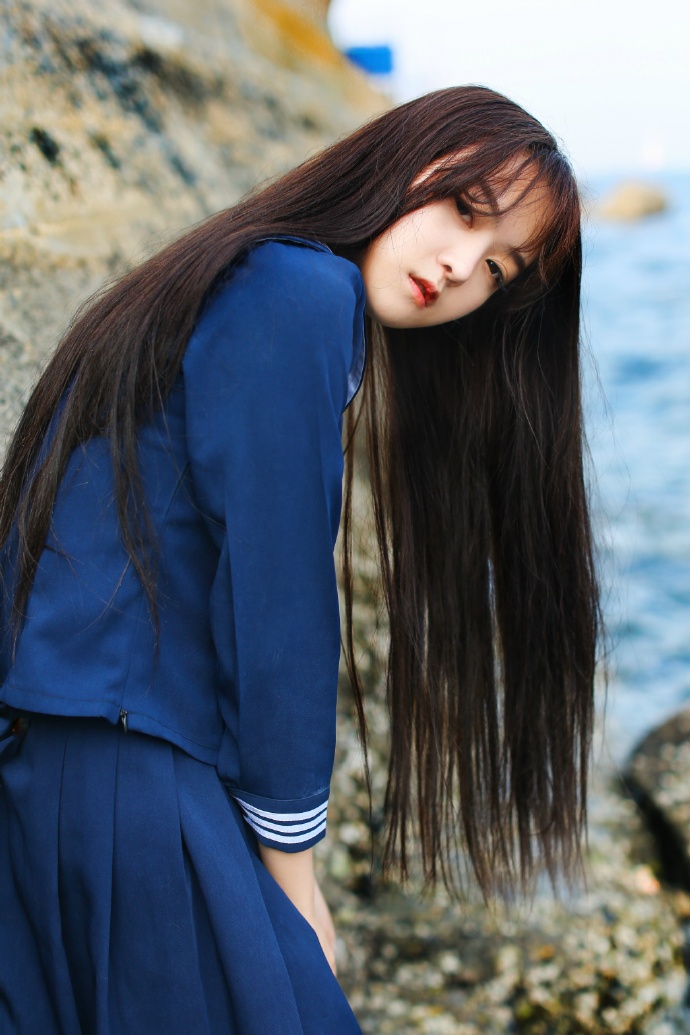 泳衣白皙美少女海边的放纵