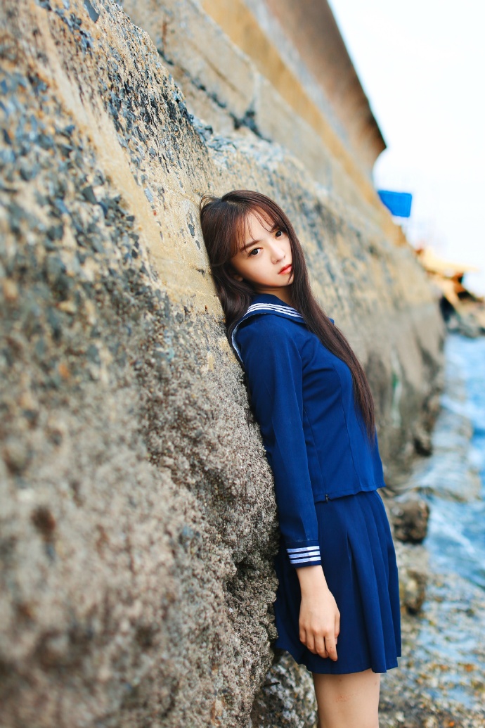 泳衣白皙美少女海边的放纵