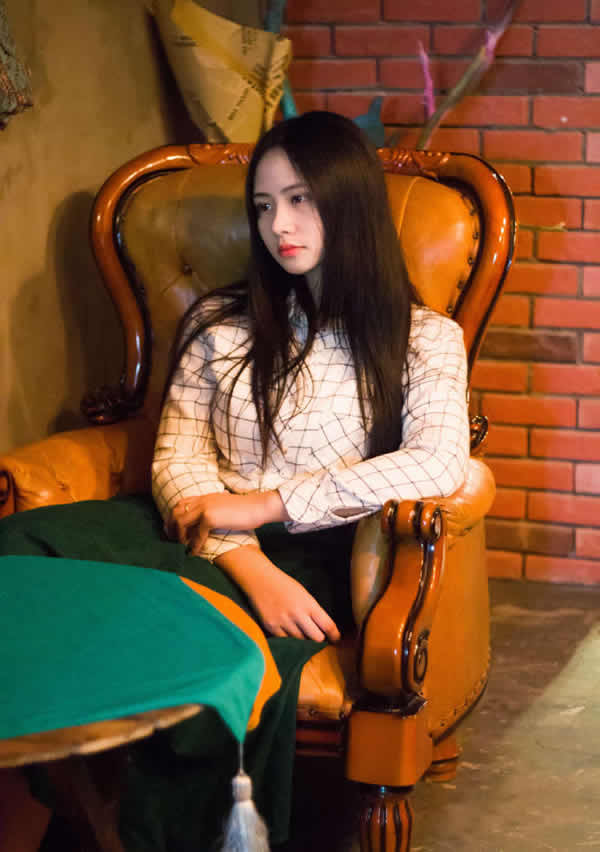 咖啡馆漂亮姑娘的忧伤