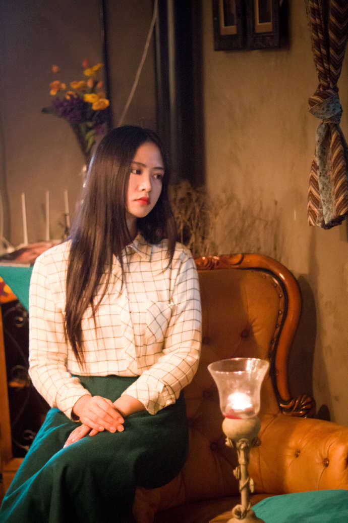 咖啡馆漂亮姑娘的忧伤