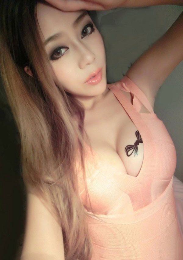 白小纯美女个性自拍唯美写真