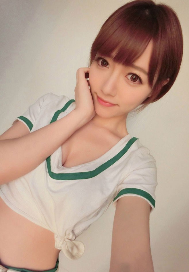 白小纯美女个性自拍唯美写真