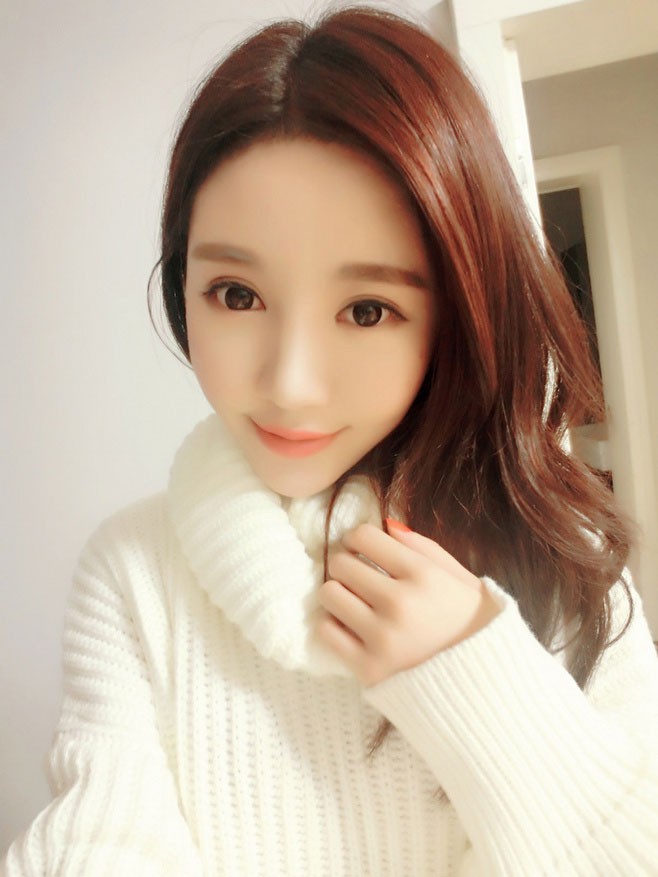 白皙娇嫩的纯妹子