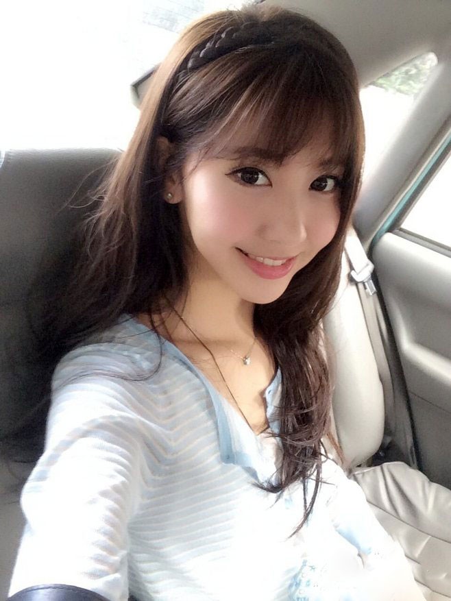 白皙娇嫩的纯妹子