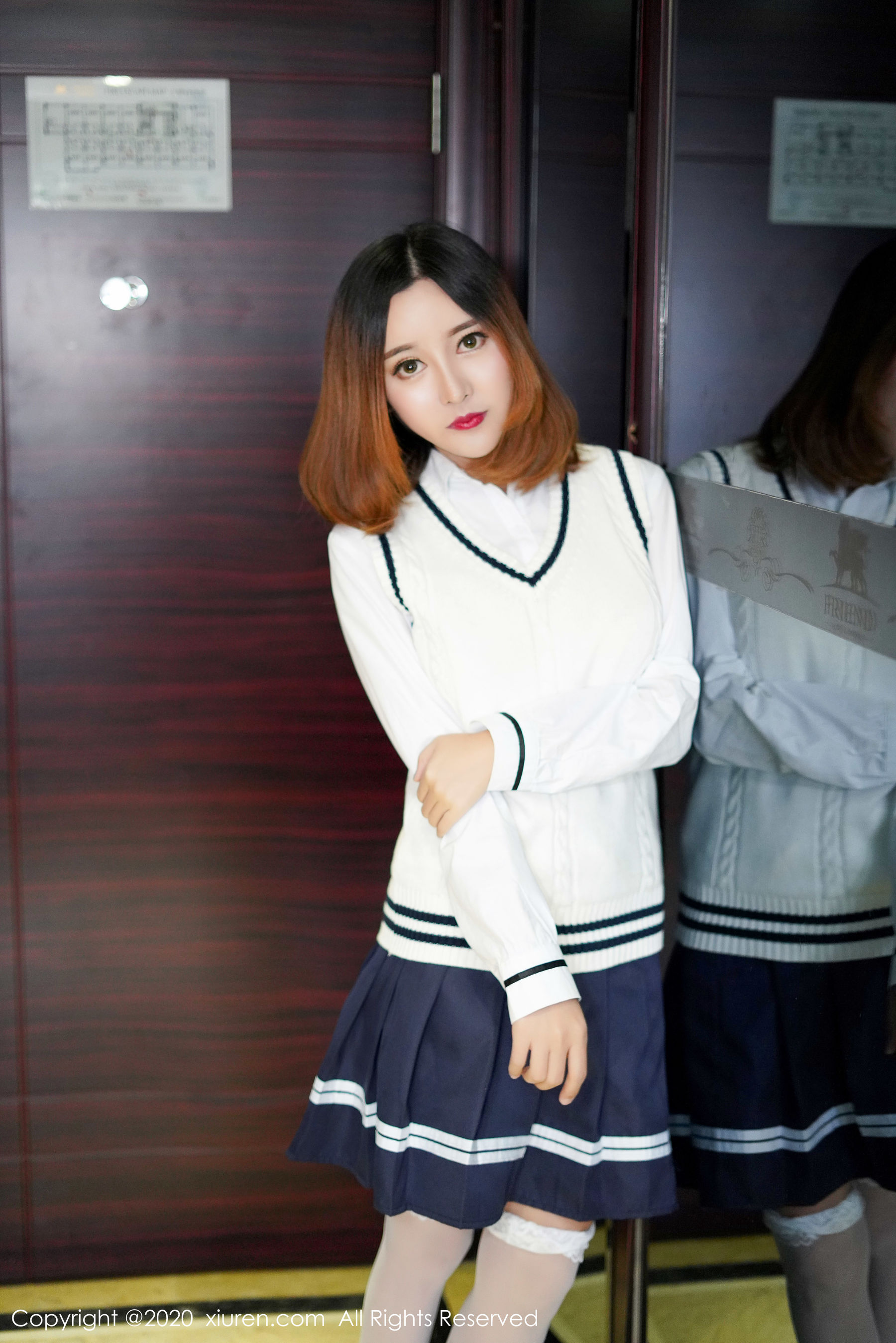 李梓熙《学生装的校服系列》 [秀人XIUREN] No.2010 写真集