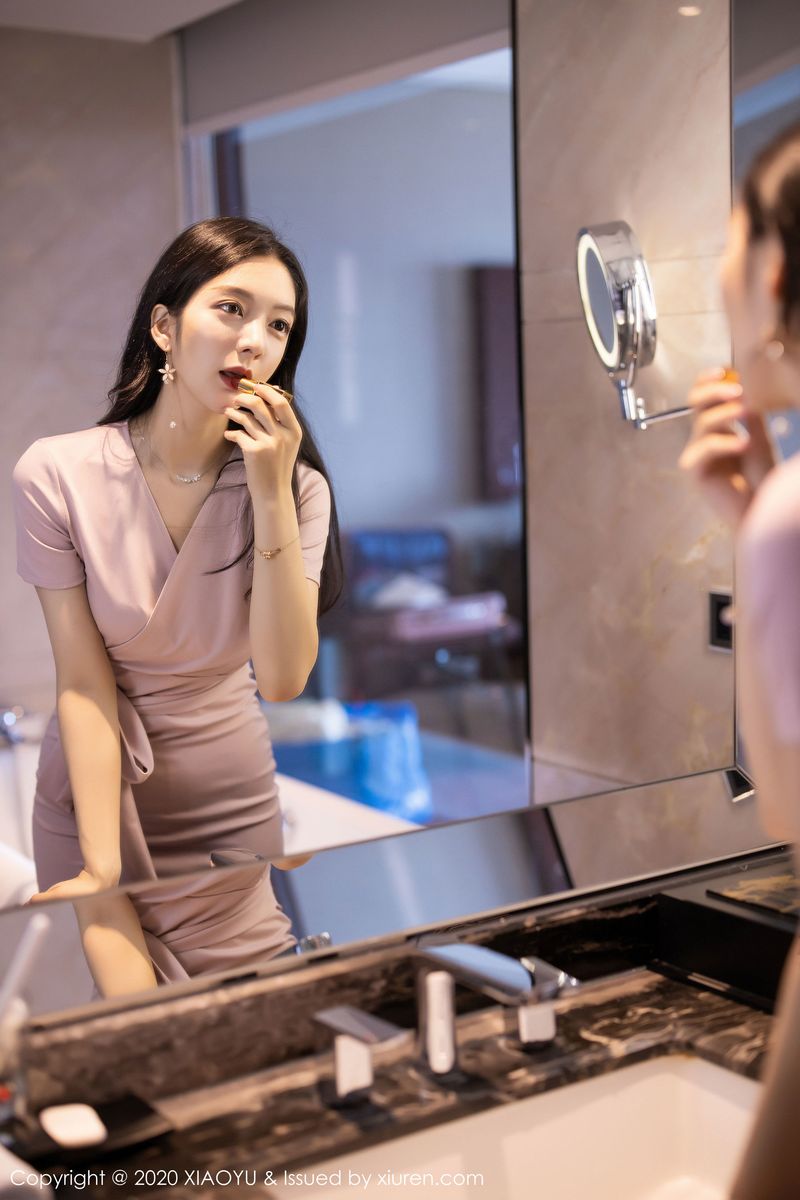 [XIAOYU语画界] 性感女神Angela小热巴玫瑰金色吊裙与丝袜诱惑写真 Vol.256