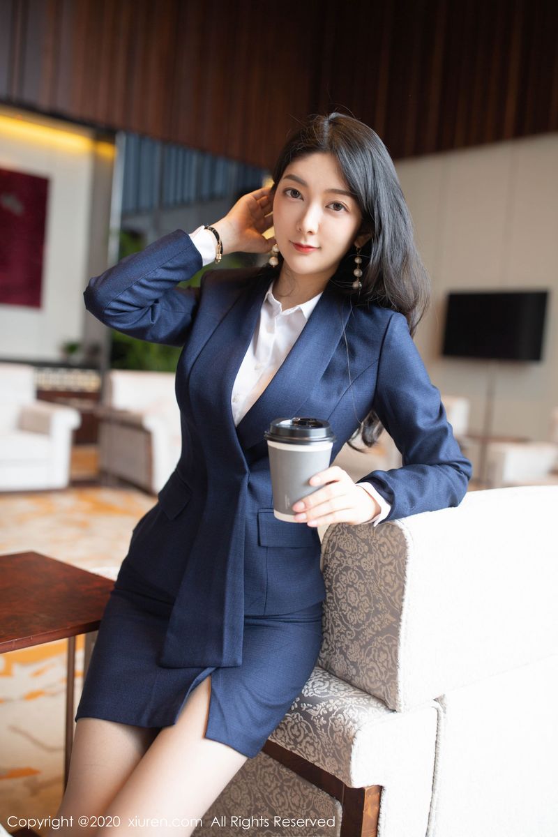 [XIUREN秀人网] 美女模特Angela小热巴酒店职业白领OL主题写真 No.2056