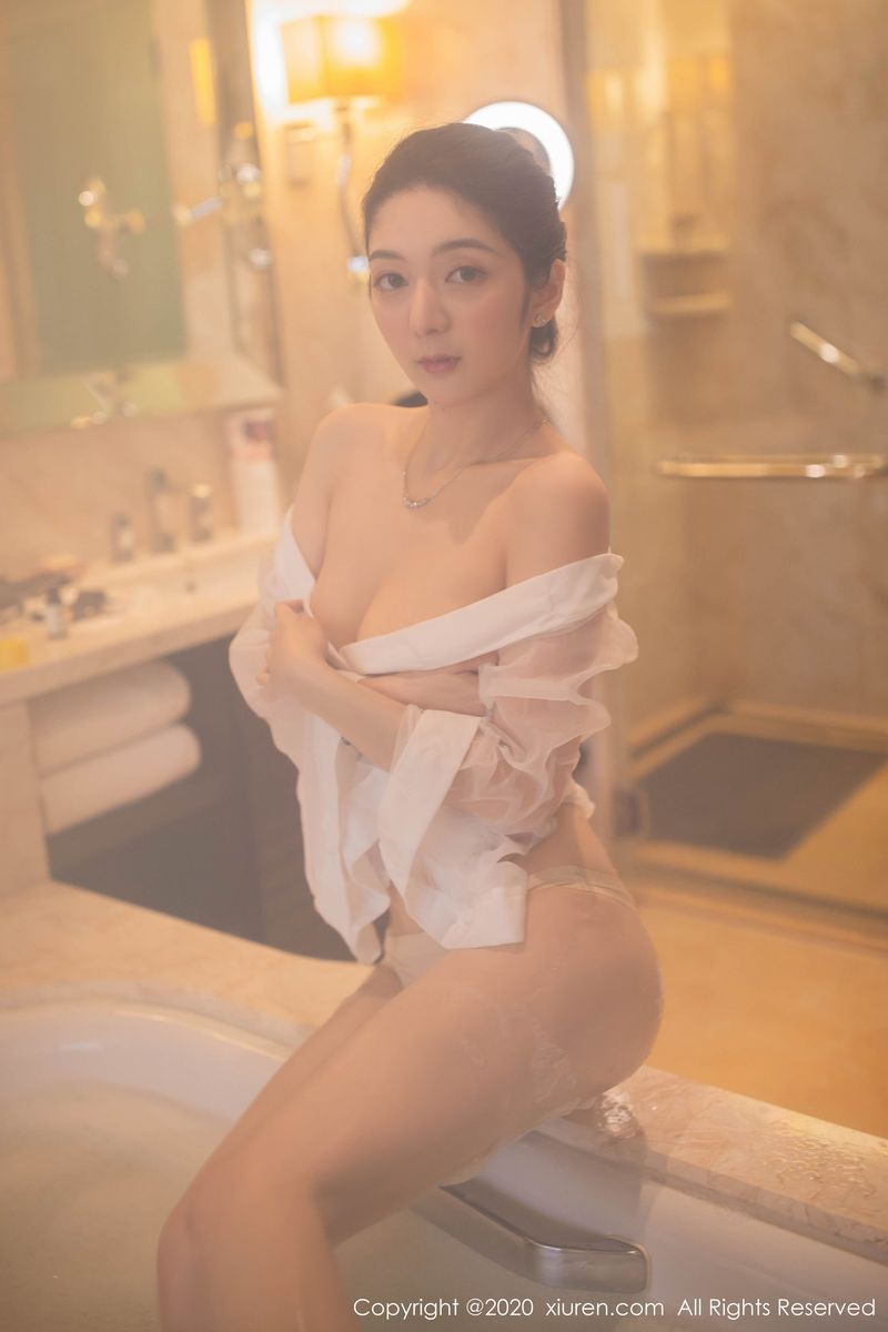 [XIUREN秀人网] 美女模特Angela小热巴浴室湿身诱惑淋漓写真 No.2063