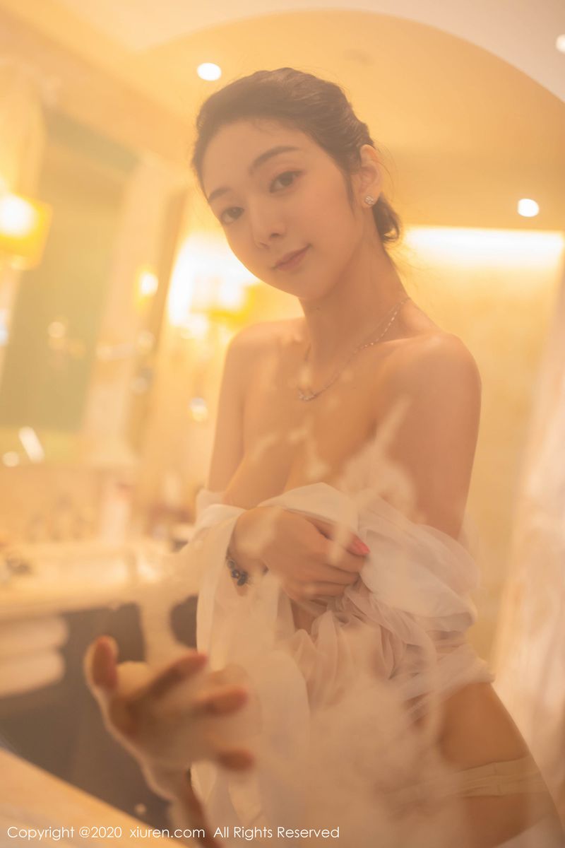 [XIUREN秀人网] 美女模特Angela小热巴浴室湿身诱惑淋漓写真 No.2063