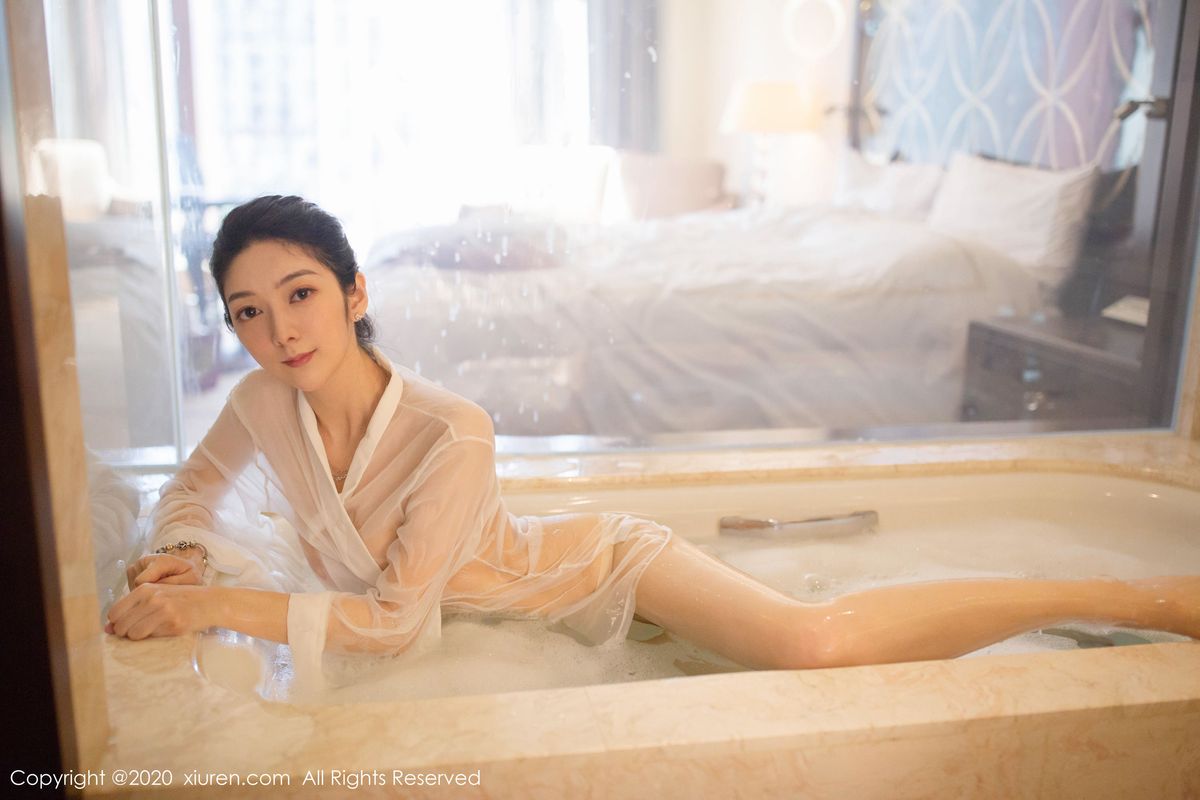 [XIUREN秀人网] 美女模特Angela小热巴浴室湿身诱惑淋漓写真 No.2063