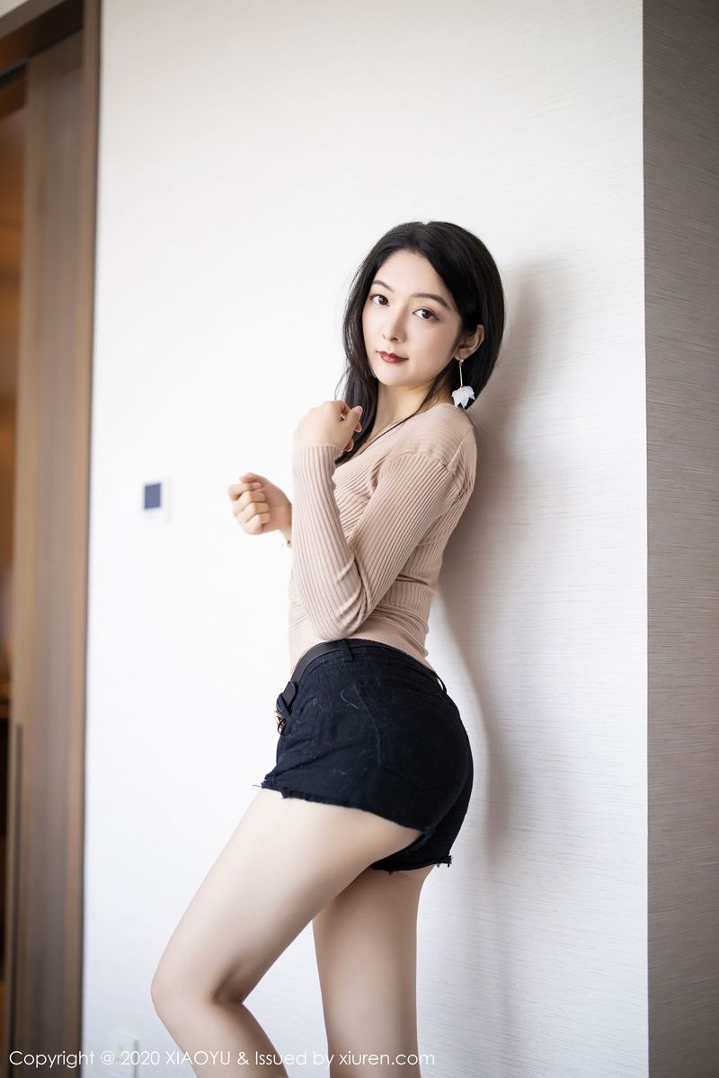 [XIAOYU语画界] 性感女神Angela小热巴热裤丝袜绝美身姿澳门旅拍 Vol.271