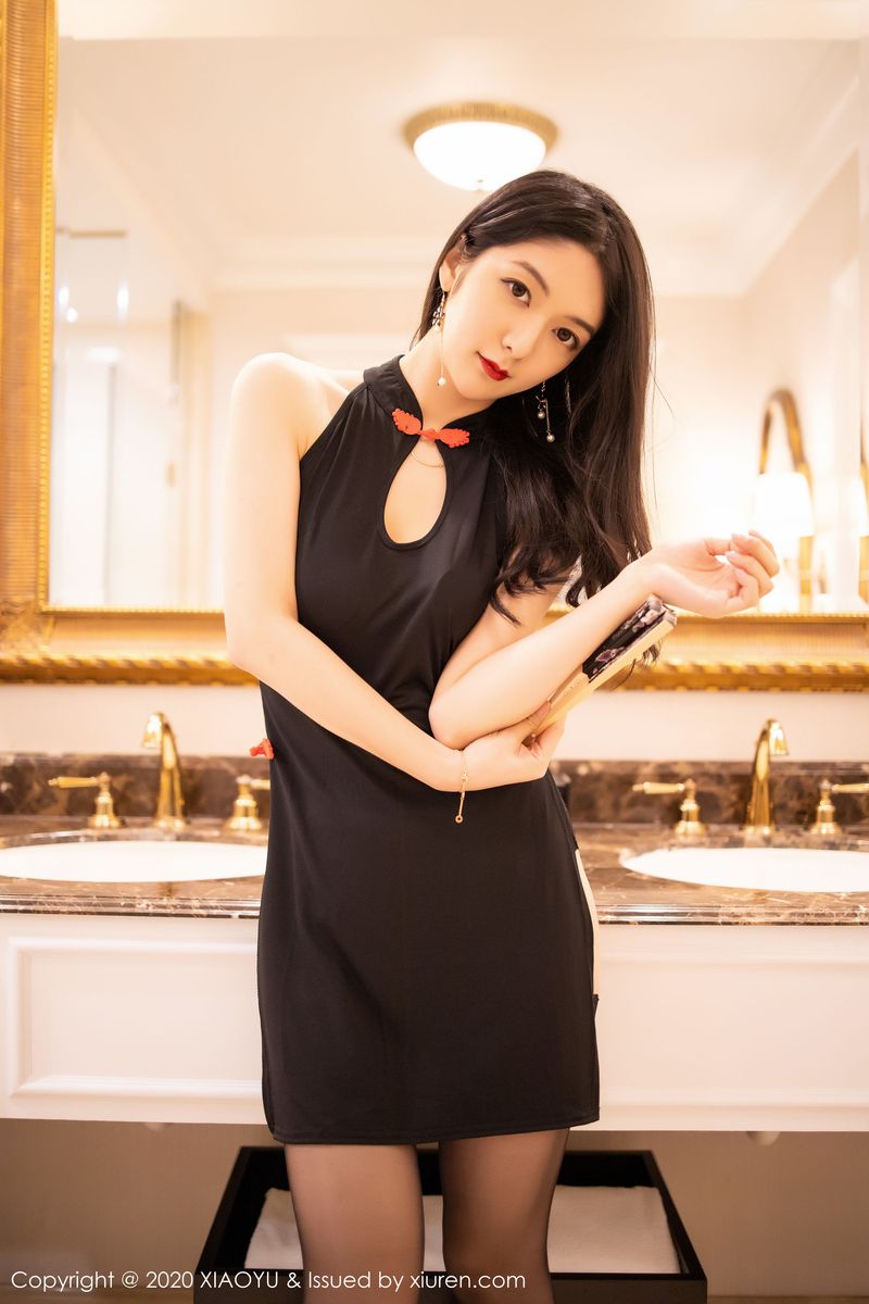 [XIAOYU语画界] 性感女神Angela小热巴热裤丝袜绝美身姿澳门旅拍 Vol.271