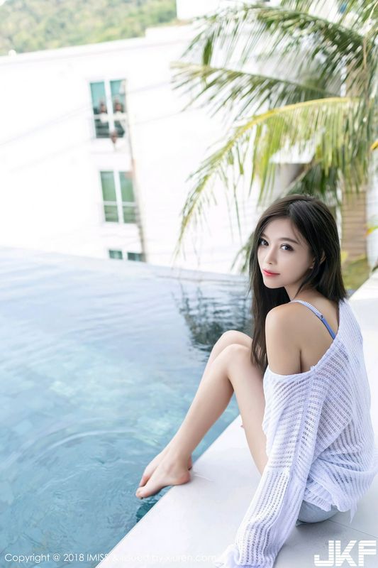 甜美女神杨晨晨sugar泳池边性感红色比基尼湿身诱惑写真