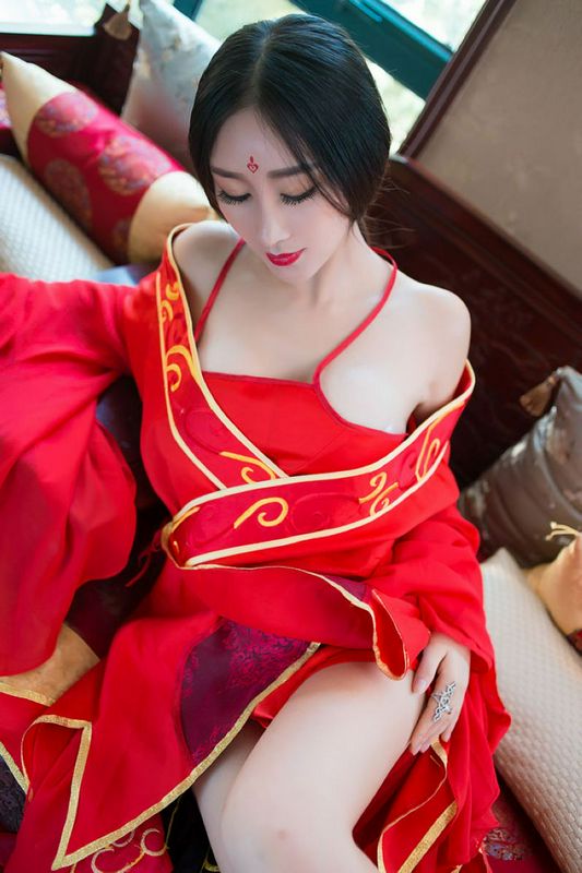 现代东方不败邹晶晶另类性感写真