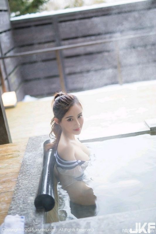 美女猫宝北海道旅拍温泉里高叉连体衣湿身秀豪乳诱惑写真