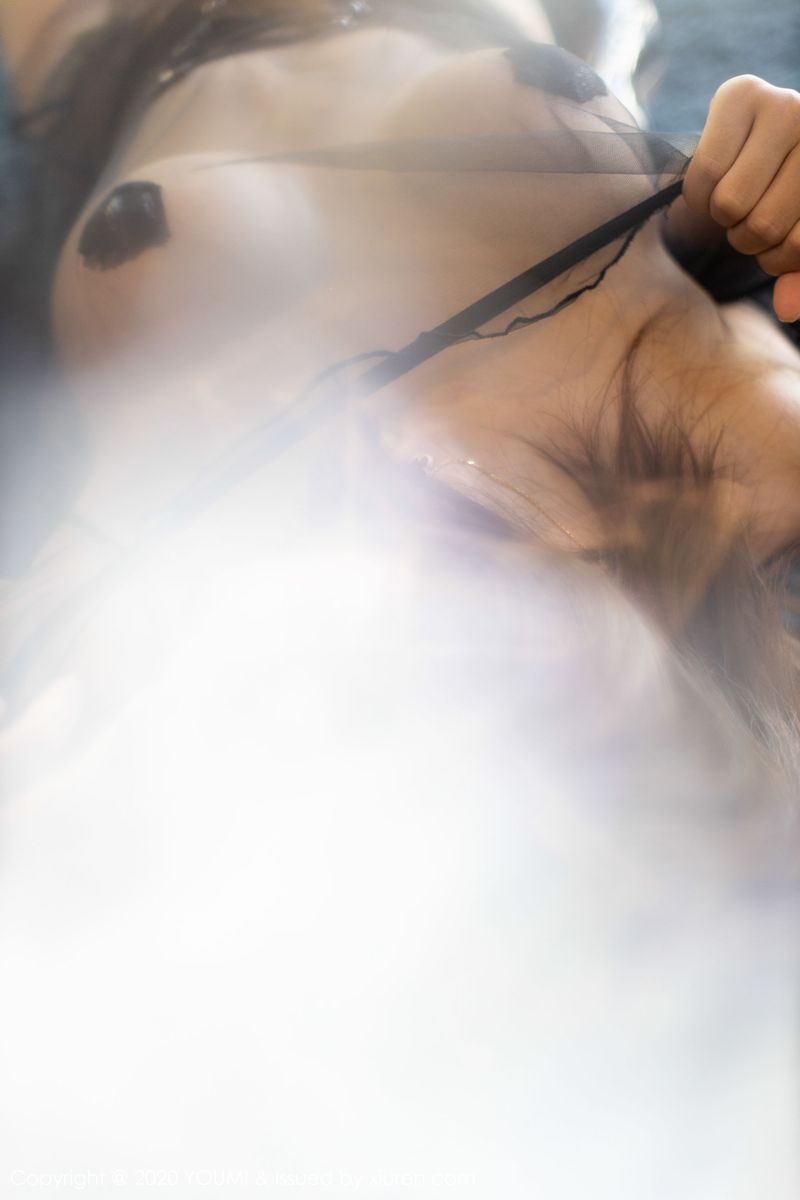 [YouMi尤蜜荟] 美女模特Emily顾奈奈透视薄纱大尺度马尔代夫旅拍 Vol.416