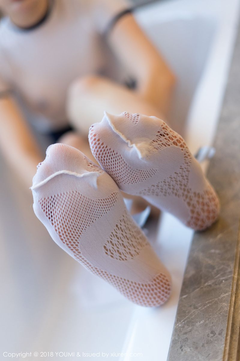 [YouMi尤蜜荟] 性感女神Cris_卓娅祺浴缸撩人姿势大尺度私房写真 Vol.235