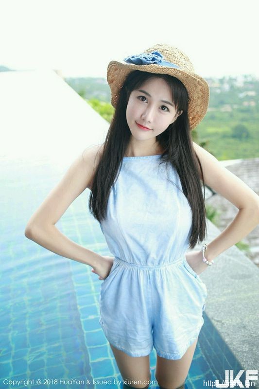 嫩模小沫琳苏梅岛旅拍泳池里白色浴巾裹身秀豪乳诱惑写真