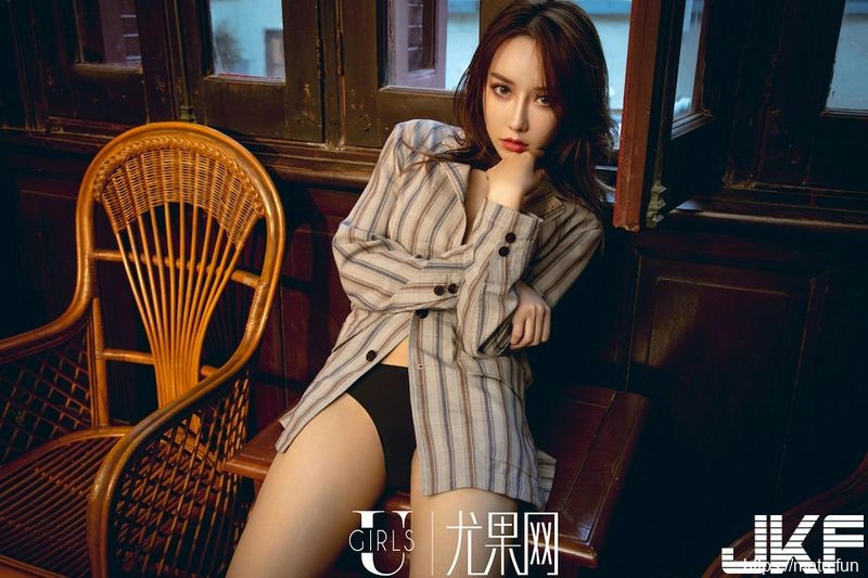 嫩模COCO私房白色高叉连体衣性感黑色内衣秀完美身材诱惑写真