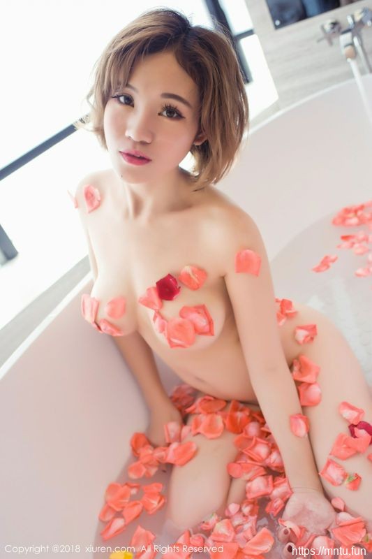 夜店领舞女王多香子黑色皮条SM诱惑