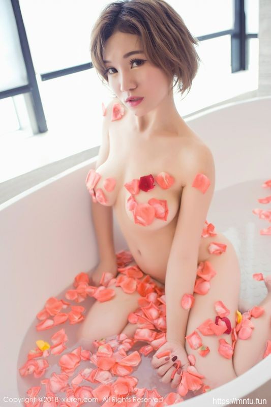 夜店领舞女王多香子黑色皮条SM诱惑