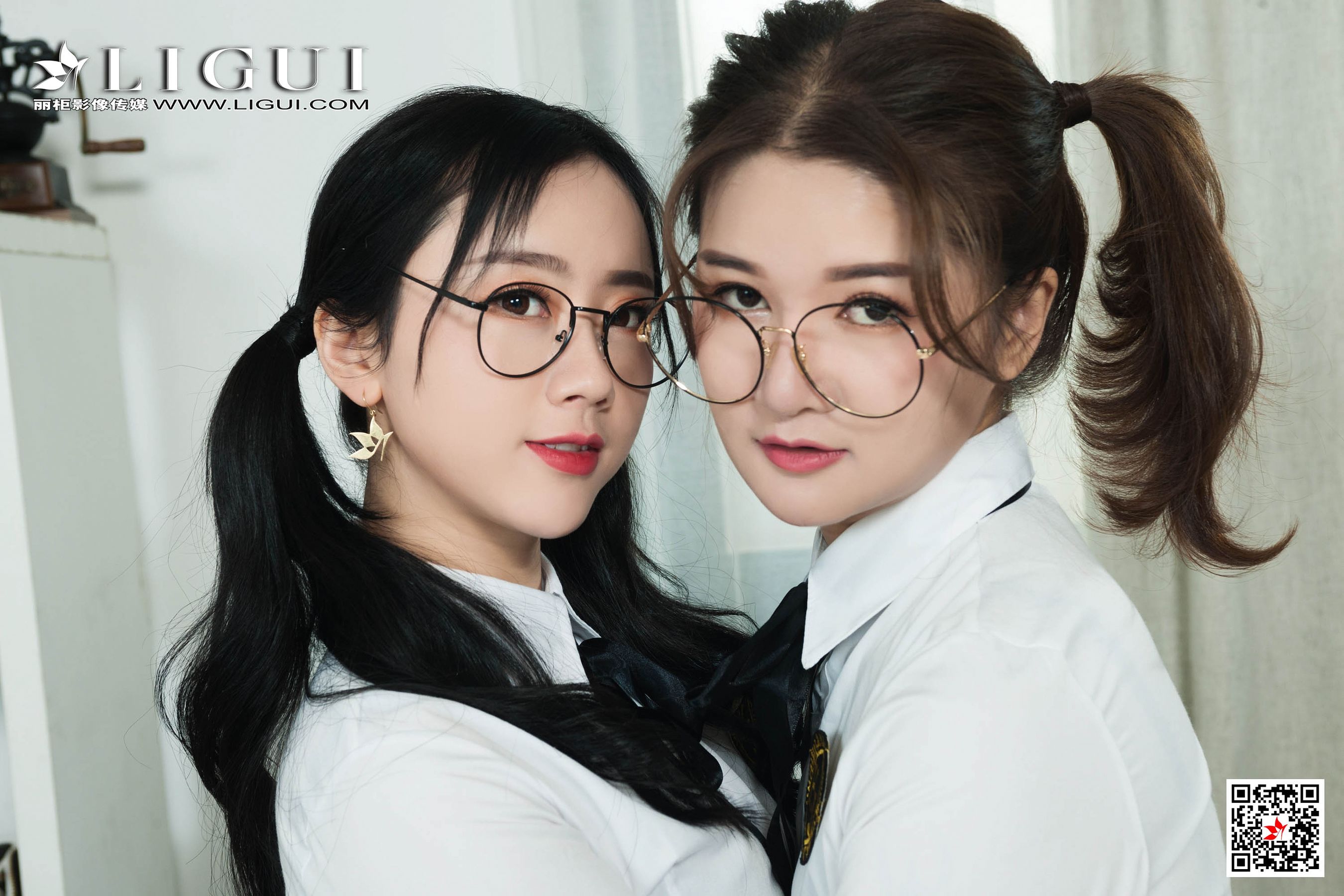 Model 然然&amp;文芮《双生学妹丝足诱惑》  [丽柜Ligui] 写真集