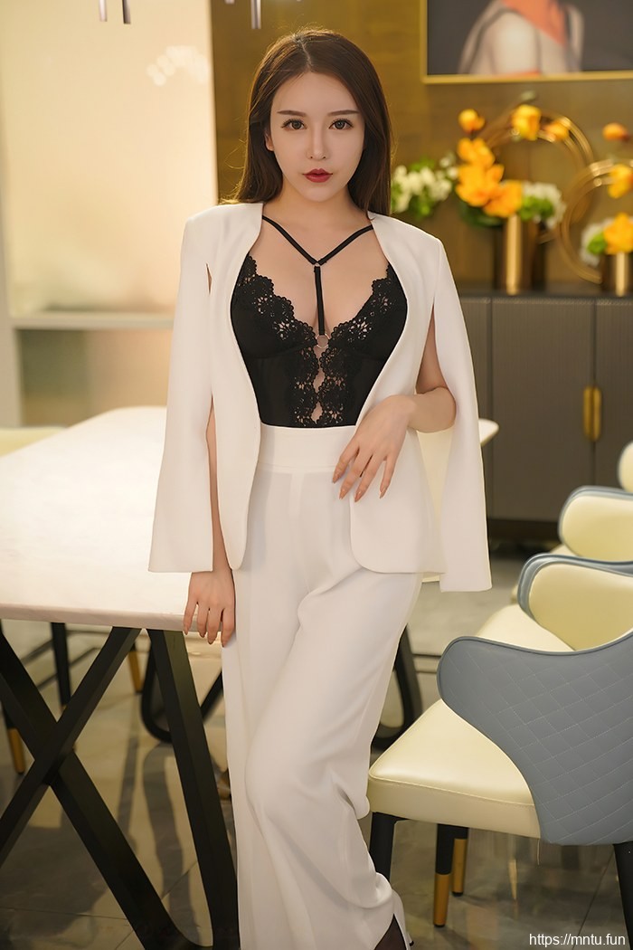 清秀御姐玉兔miki包臀黑丝霸气凌人