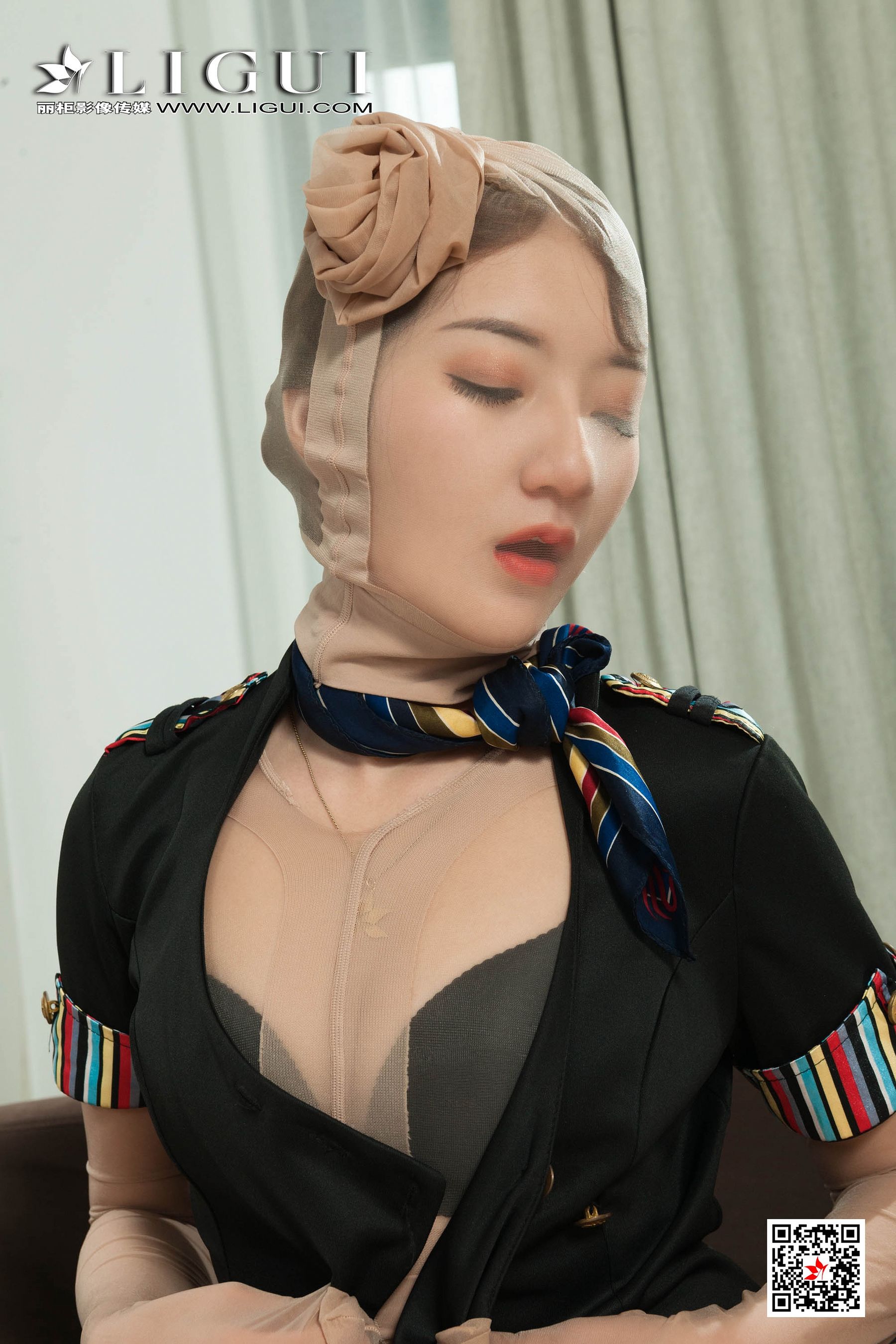 Model 汐汐《空姐制服肉丝袜诱惑》 [丽柜Ligui] 写真集