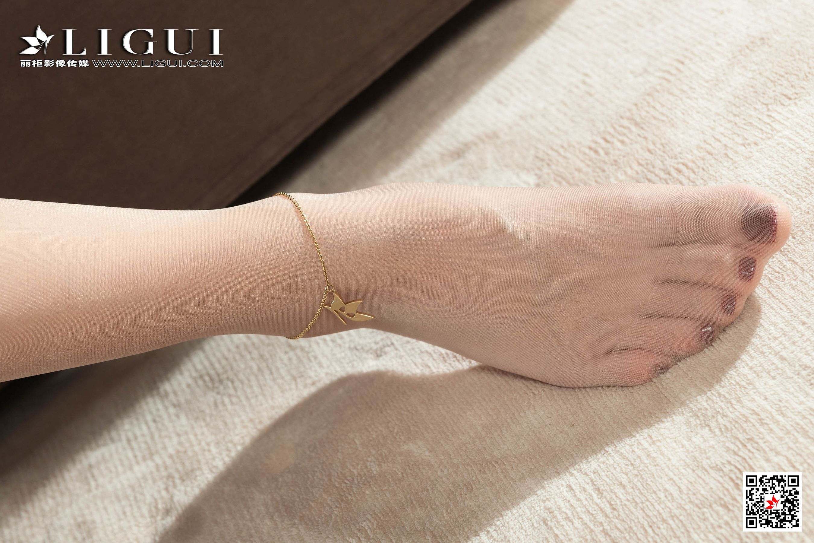 Model 汐汐《空姐制服肉丝袜诱惑》 [丽柜Ligui] 写真集